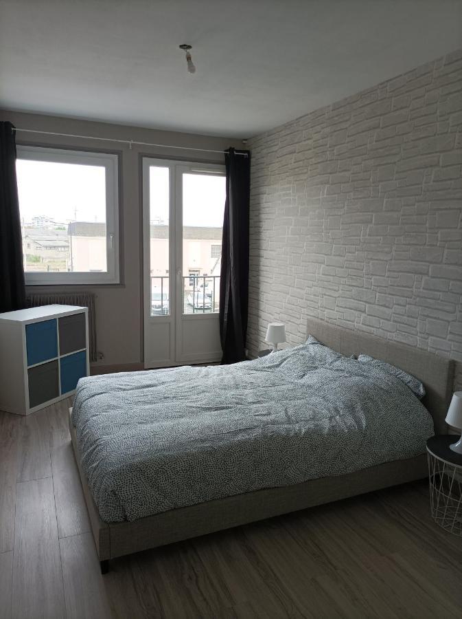 Joli Appartement Type 5 En Centre Ville Châteauroux المظهر الخارجي الصورة