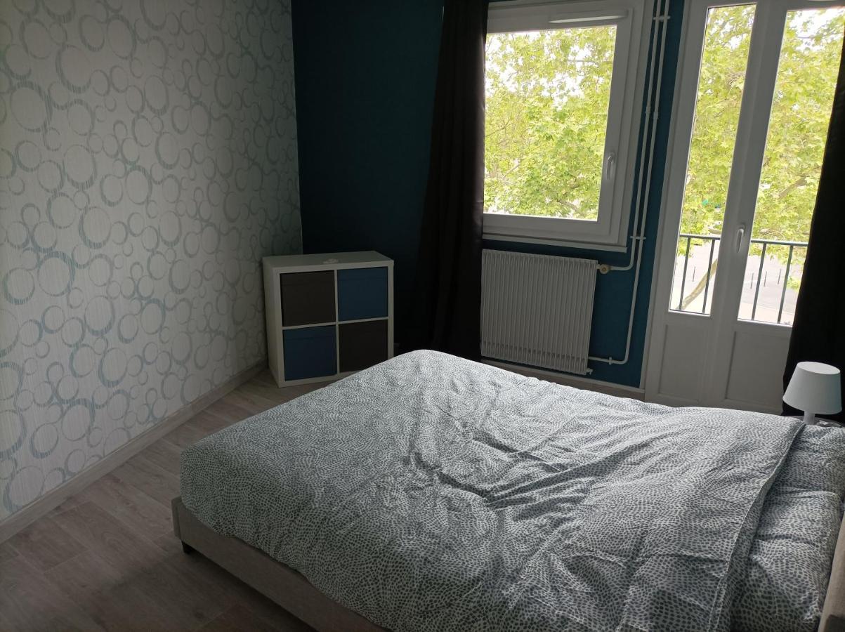Joli Appartement Type 5 En Centre Ville Châteauroux المظهر الخارجي الصورة